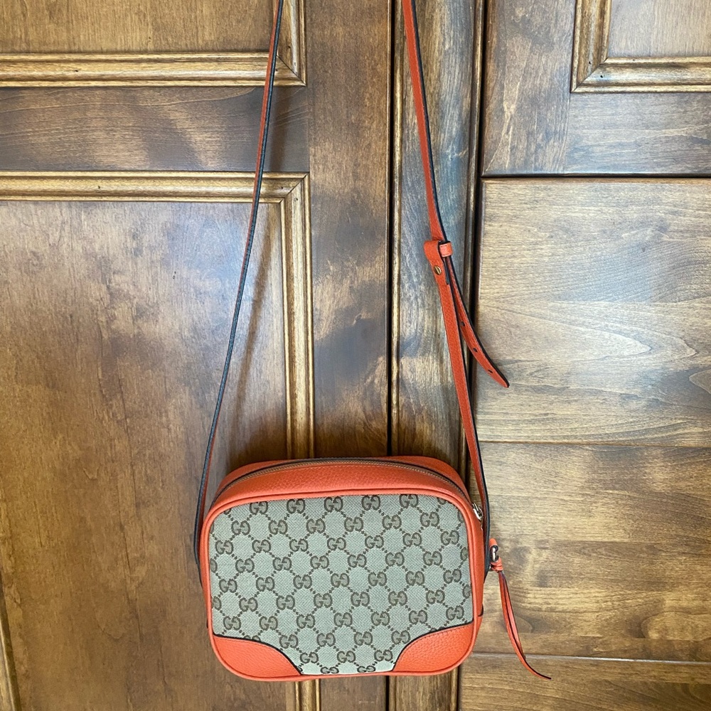 Gucci Crossbody bag like new condition